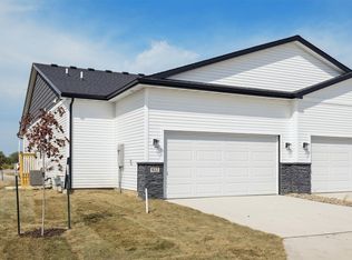 932 Sawgrass Dr, Norwalk, IA 50211