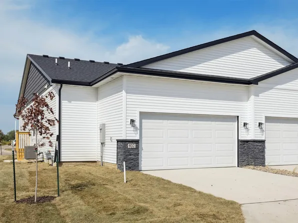 932 Sawgrass Dr, Norwalk, IA 50211