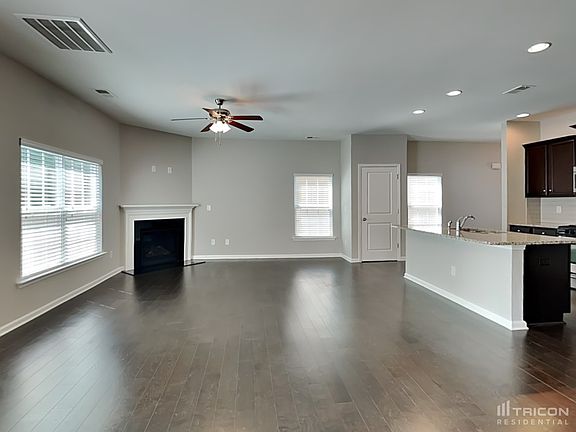 3rd image of 195 Heatherwood Ln