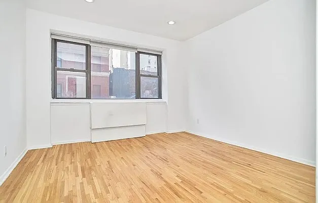 Rented by Mossanen Group | media 35