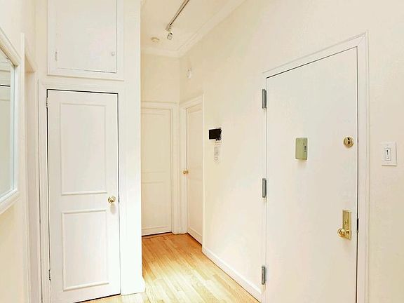 4th image of 245 E 60th St APT 1