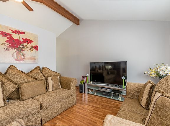 2nd image of 1405 Macarthur Dr