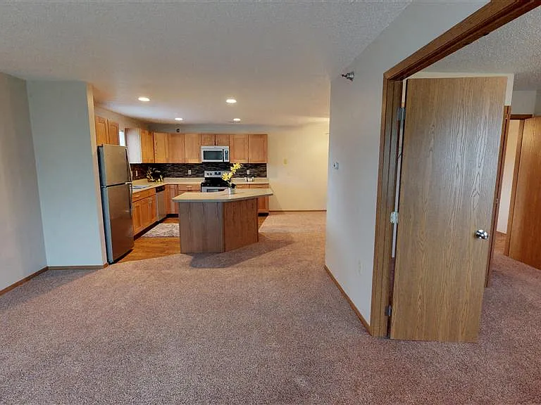 Oxbow Park Apartments — Photo 53