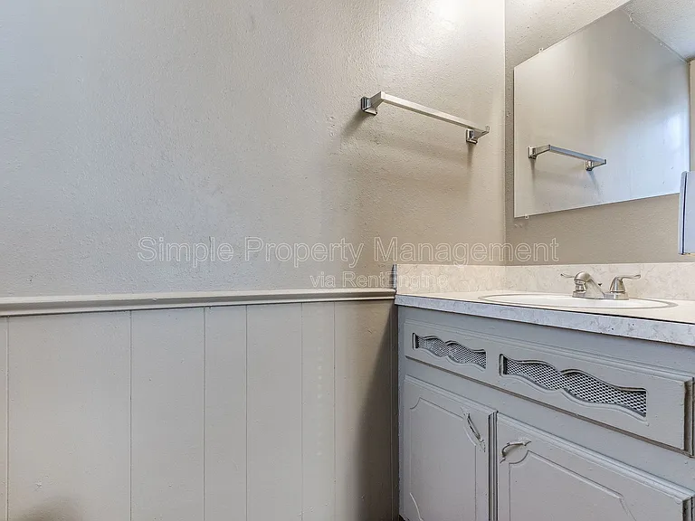 4008 SE 47th St — Photo 15
