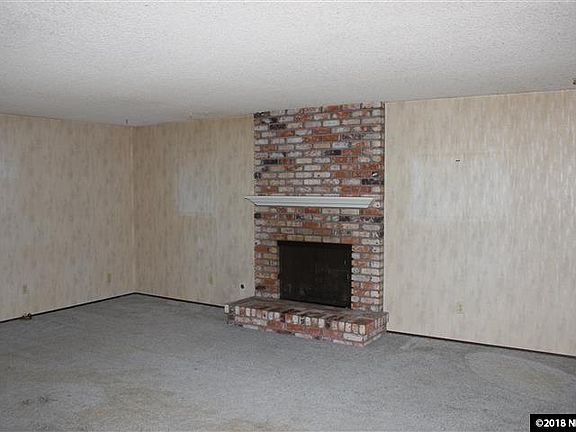5th image of 3400 Hickory Dr