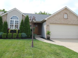 20 Copperfield Ln, Charleston, IL
