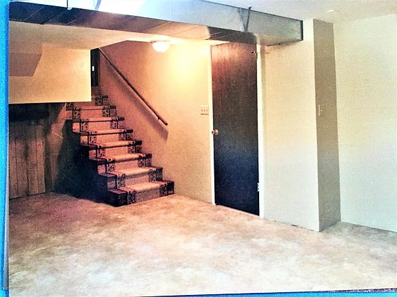 3rd image of 195 Jefferson St