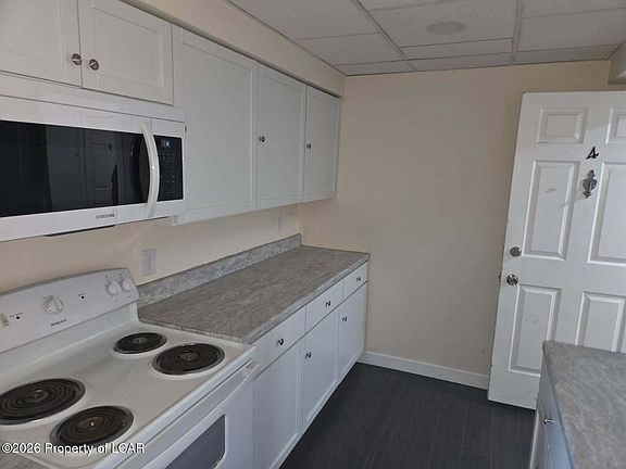 4th image of 546 W Main St
