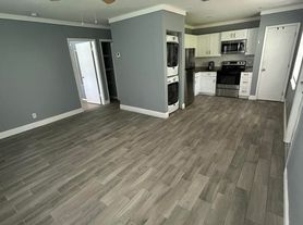1435 SW 24th Ct, Fort Lauderdale, FL
