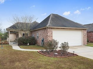 41012 Villa Ct S, Gonzales, LA 70737
