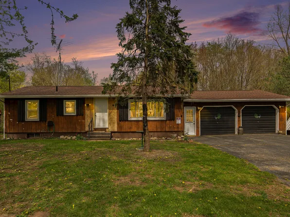 25942 Tomahawk Ct, Sturgis, MI 49091