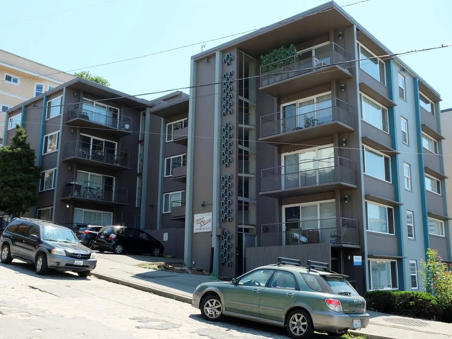 Clift House Apartments — Photo 2