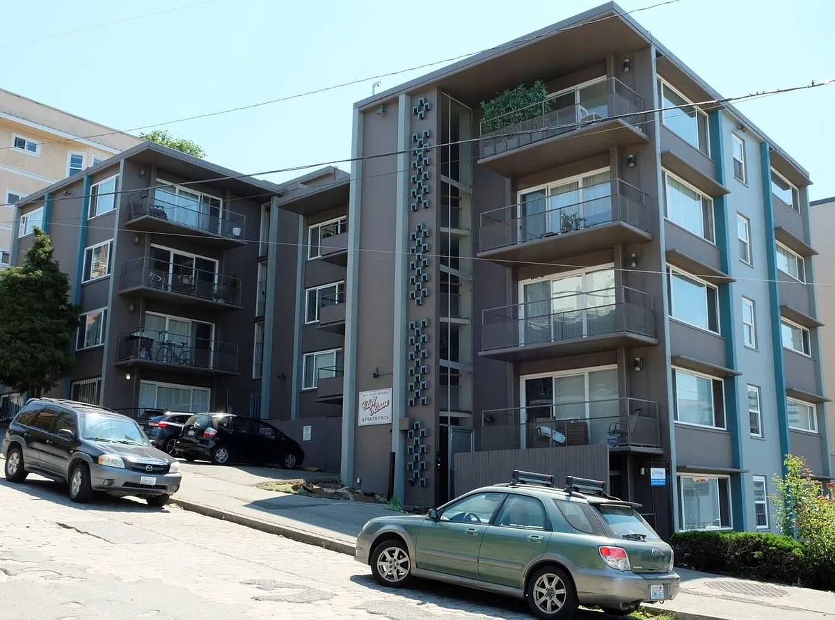Building Photo - Clift House Apartments