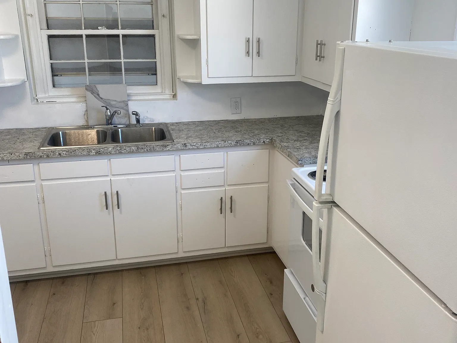 2 bed, 900 sqft, $1,350 — Photo 3