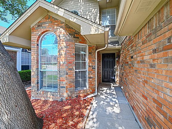 4th image of 3231 Renaissance Dr