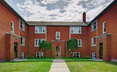 29 Brick St Photo 1