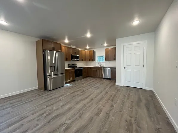 Roseanne Ct/2652, 2652 Roseanne Ct #2, North Pole, AK 99705