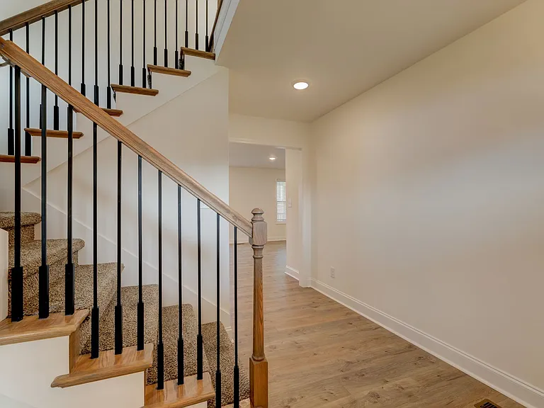 1385 Harmon Ln — Photo 37