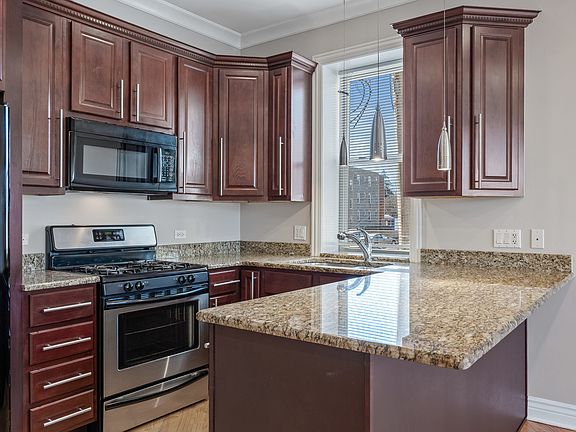 2nd image of 2841 W Cortez St #1