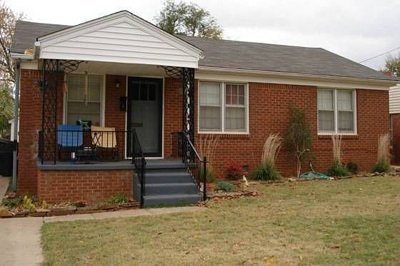 2nd image of 2633 NW 33rd St