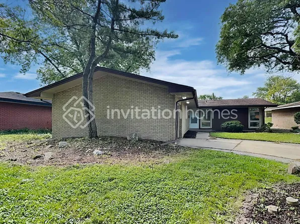 5525 Ann Marie Ln, Oak Forest, IL 60452