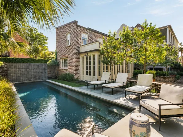 32 Society St, Charleston, SC 29401