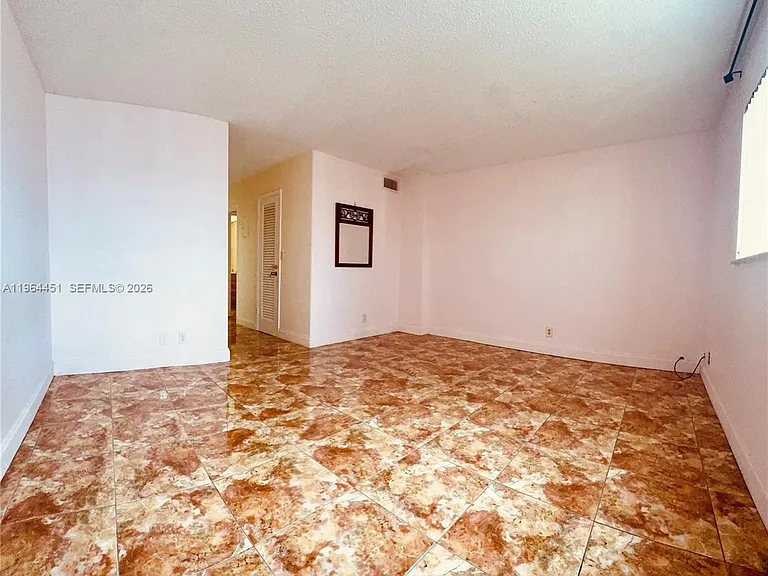 609 NE 14th Ave #706 — Photo 30