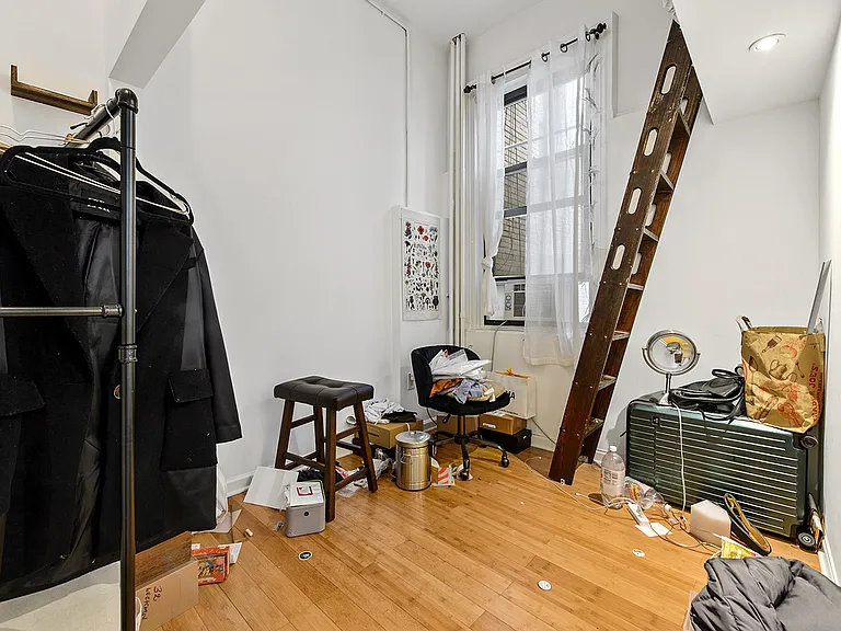 32 Beekman Pl #5 — Photo 3
