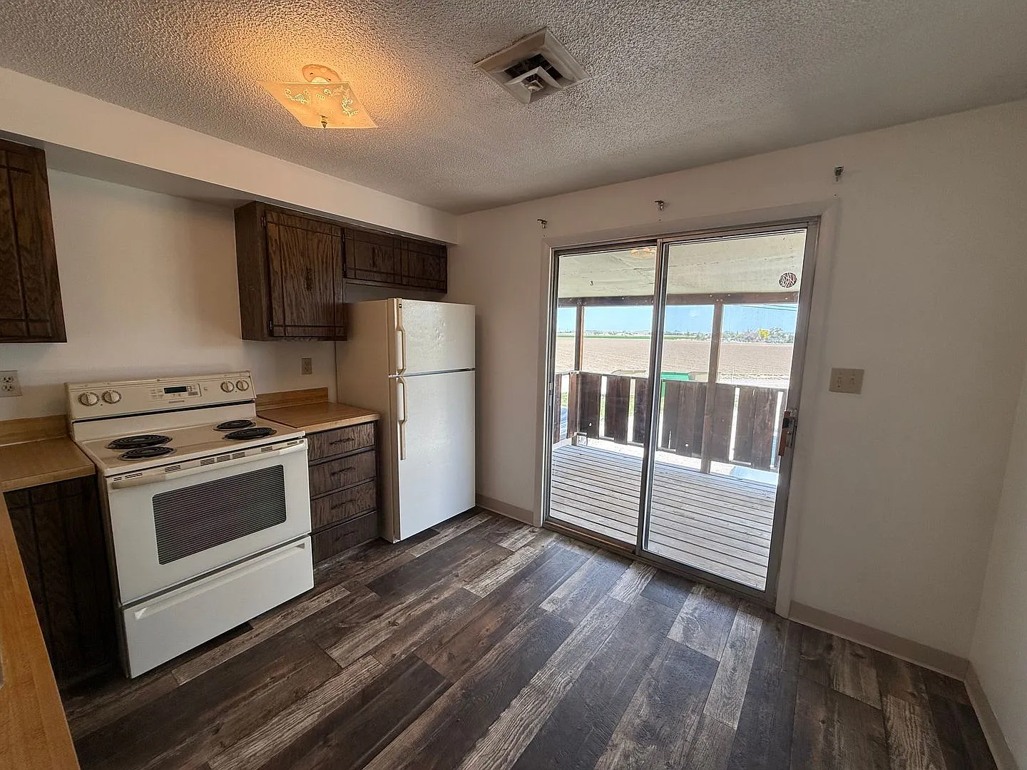 Thompson - 240 Margaret Drive — Photo 2