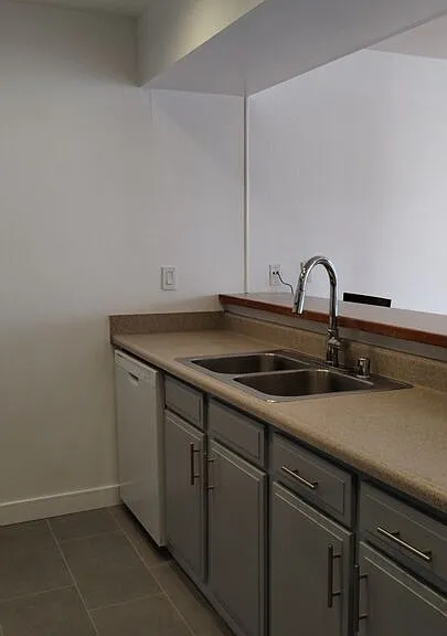 740 N Kings Rd #224 — Photo 7