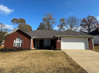2210 Redwood Dr, Benton, AR 72015