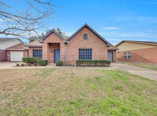 421 Oak St APT A, Burleson, TX 76028