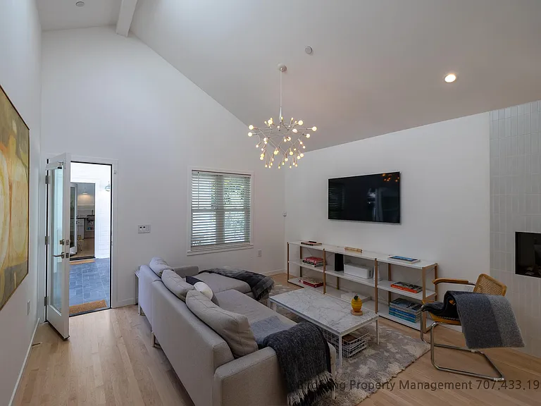 13846 Village Ave — Photo 20