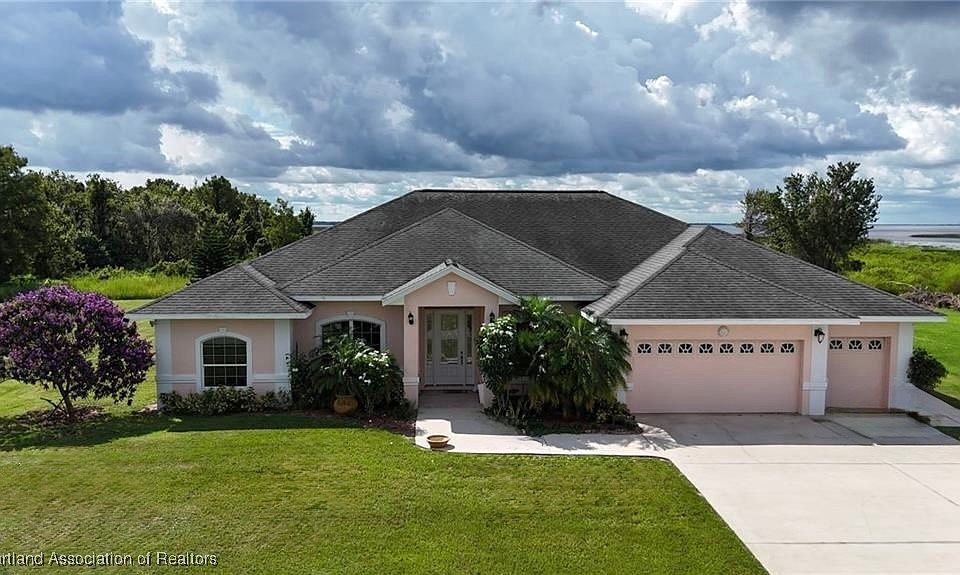 1st image of 1101 Lakeside Way
