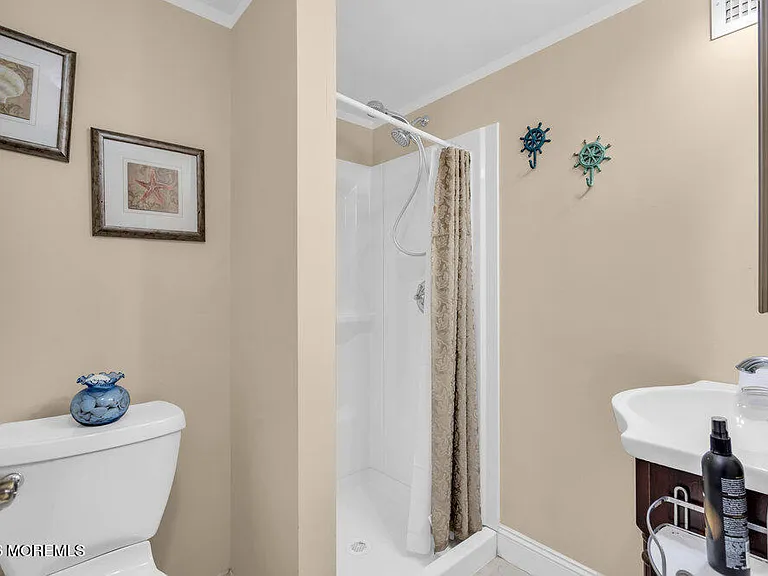 102 W Colony Rd — Photo 29