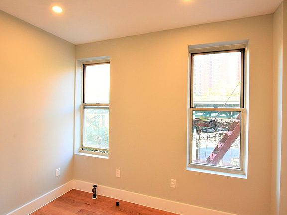 4th image of 3157 Broadway APT 11