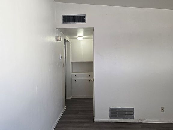 4th image of 3501 E 3rd St #A