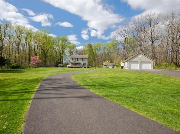 95 E Zion Hill Rd, Quakertown, PA 18951