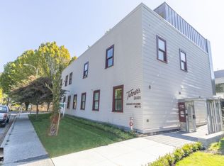 10 W 17th Ave #11, Vancouver, BC V5Y1Z4