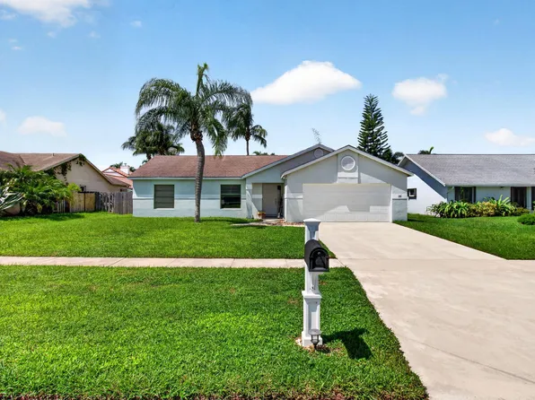 39 CEDAR Circle, Boynton Beach, FL 33436