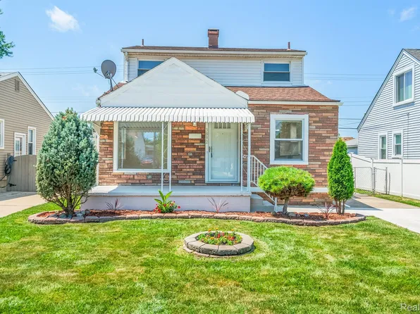 3892 21st St, Wyandotte, MI 48192