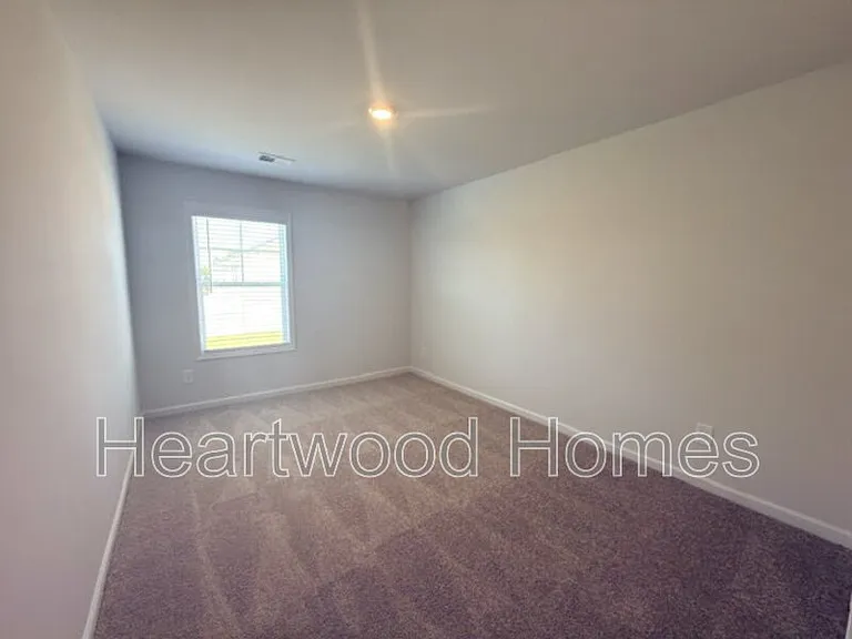 121 Bartlett Dr — Photo 27