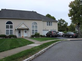 37 Village Cv, Warwick, NY 10990