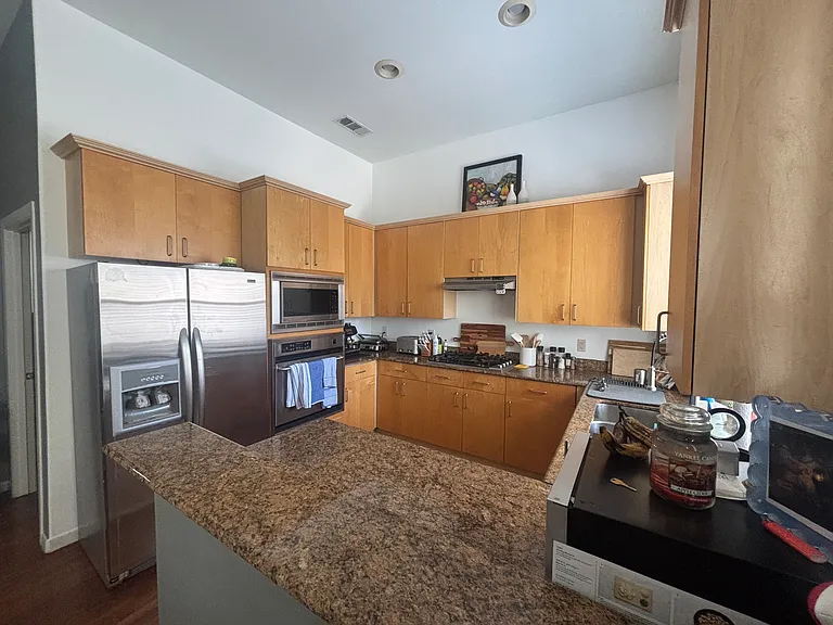 4116 N Hall St — Photo 11