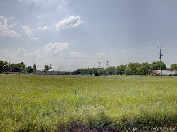 3rd image of E 171st St