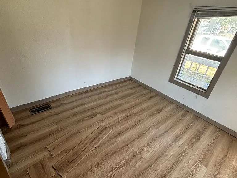 1602 Park St — Photo 2