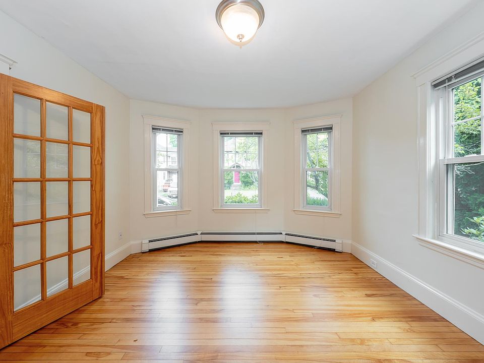 2nd image of 72 Pine St