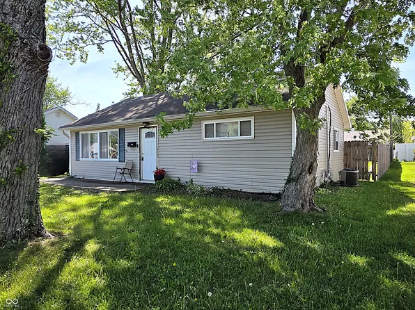 504 Carol Dr, Greenwood, IN 46143