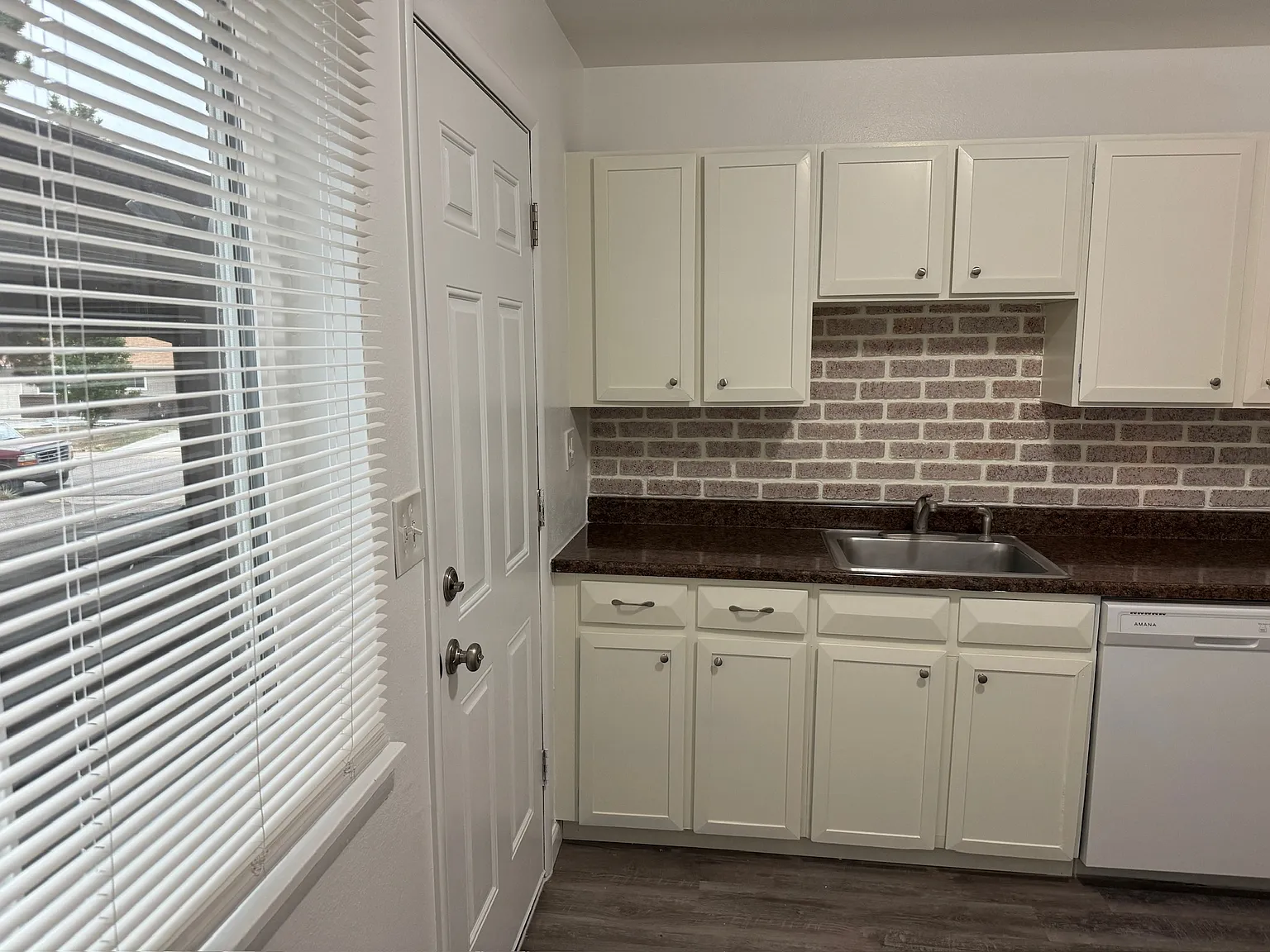 2 bed, $1,600 — Photo 4
