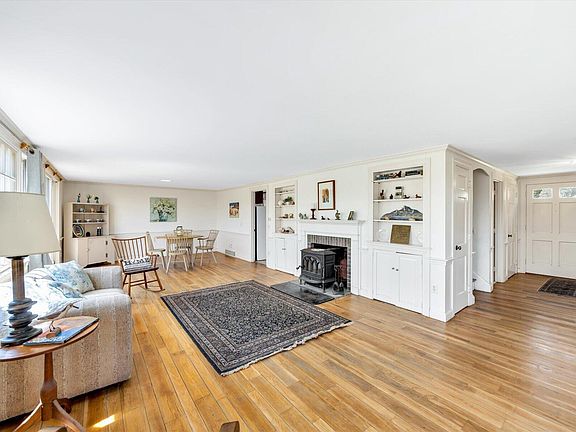 4th image of 55 South Street